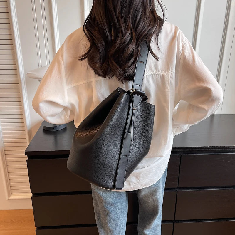 Elegant Shoulder Bag