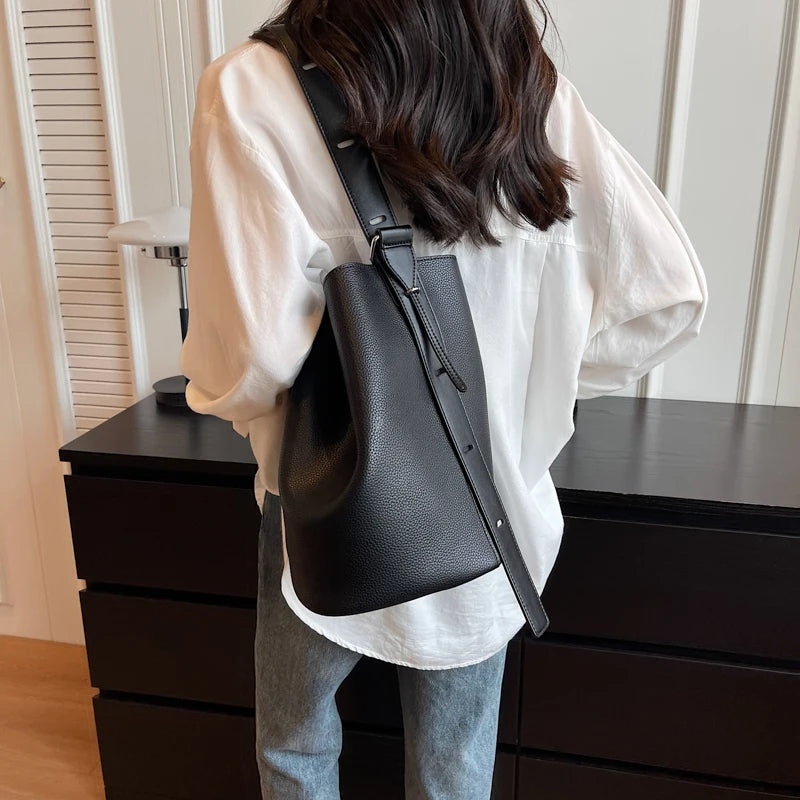 Elegant Shoulder Bag